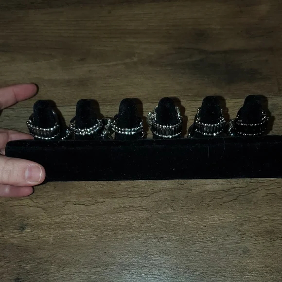 Elegant Silver and Turquoise Ring Set - Picture 4 of 4